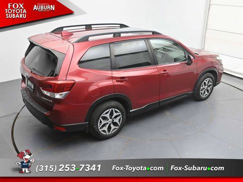Used 2020 Subaru Forester Premium AWD/4WD image 31