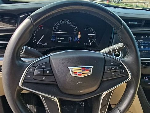 Used 2018 Cadillac XT5 FWD image 12