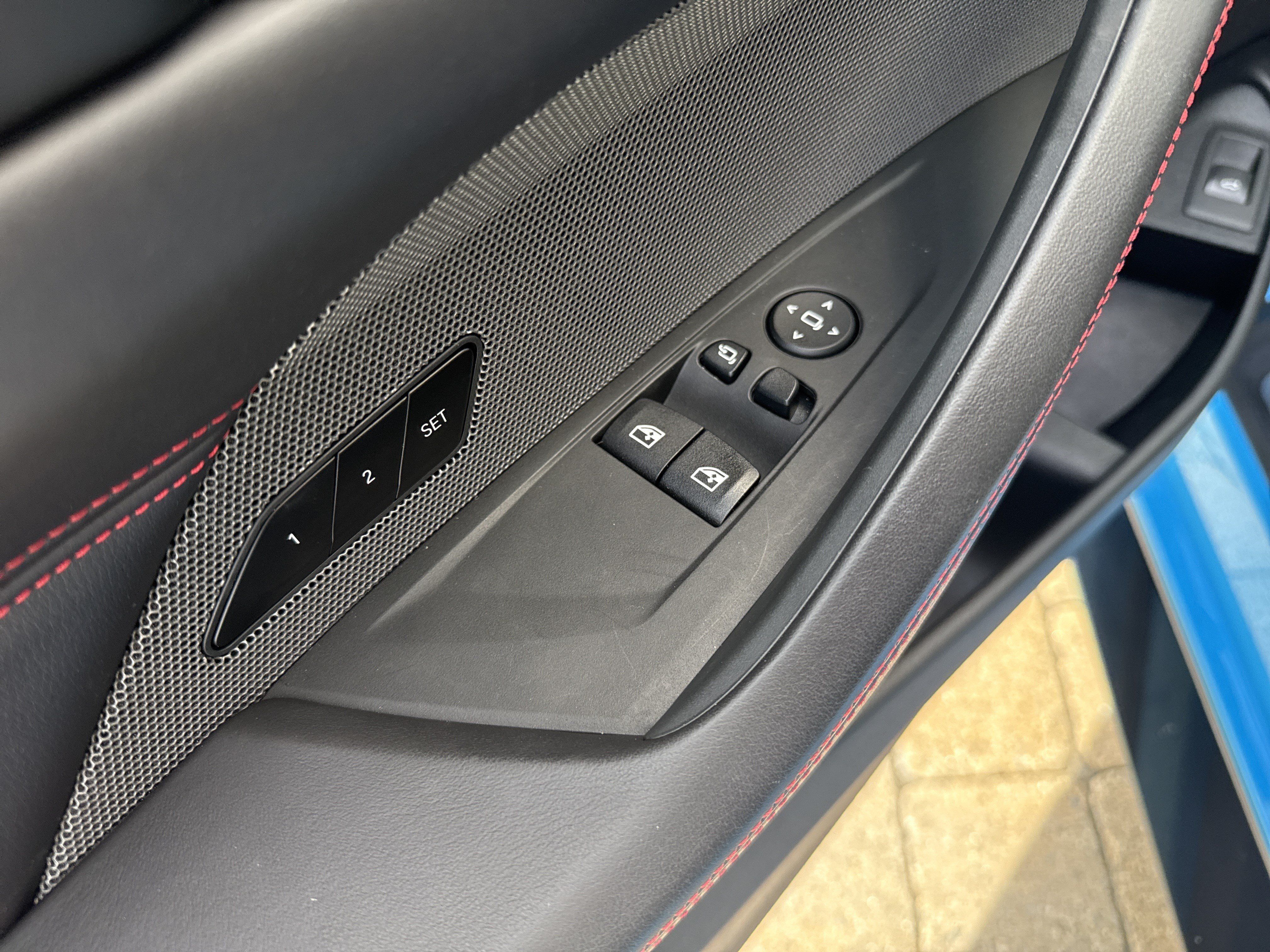Used 2025 BMW M4 CS AWD/4WD image 8