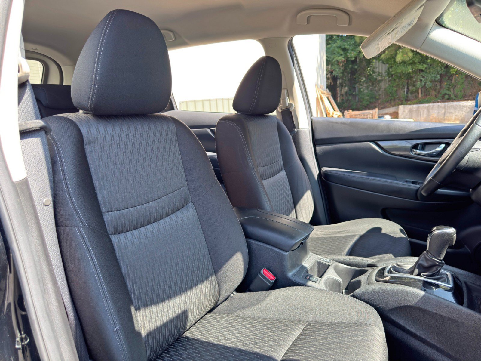 Used 2019 Nissan Rogue SV FWD image 30