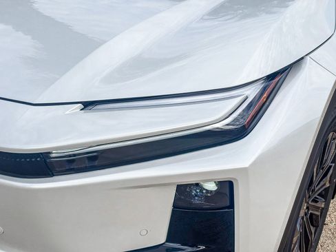 New 2026 Toyota C-HR AWD/4WD image 9