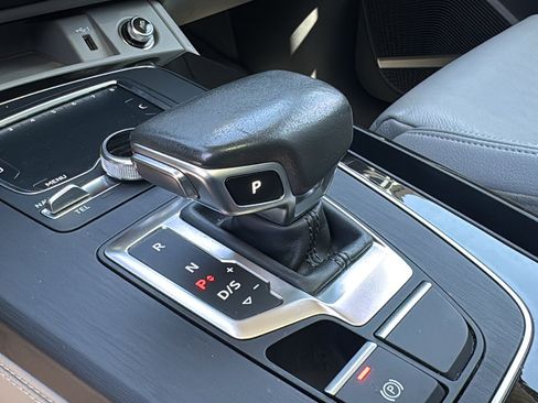 Used 2019 Audi Q5 2.0T Premium Plus w/ Premium Plus Package AWD/4WD image 21