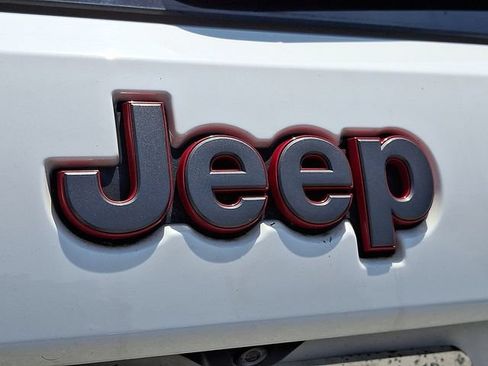 Used 2018 Jeep Grand Cherokee Trailhawk AWD/4WD image 33