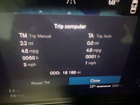 Used 2025 Volvo XC40 B5 Core image 17