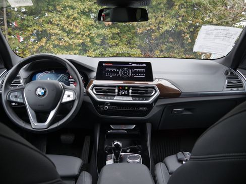 Used 2024 BMW X3 xDrive30i image 9