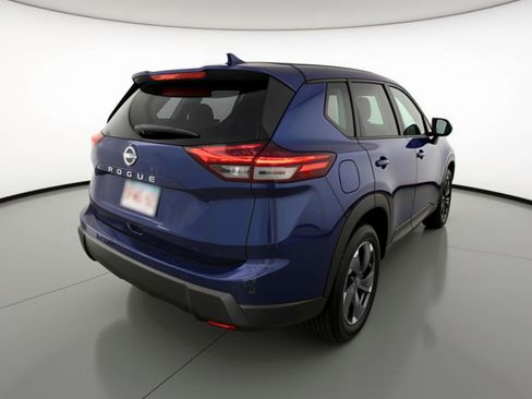 Used 2025 Nissan Rogue SV FWD image 9