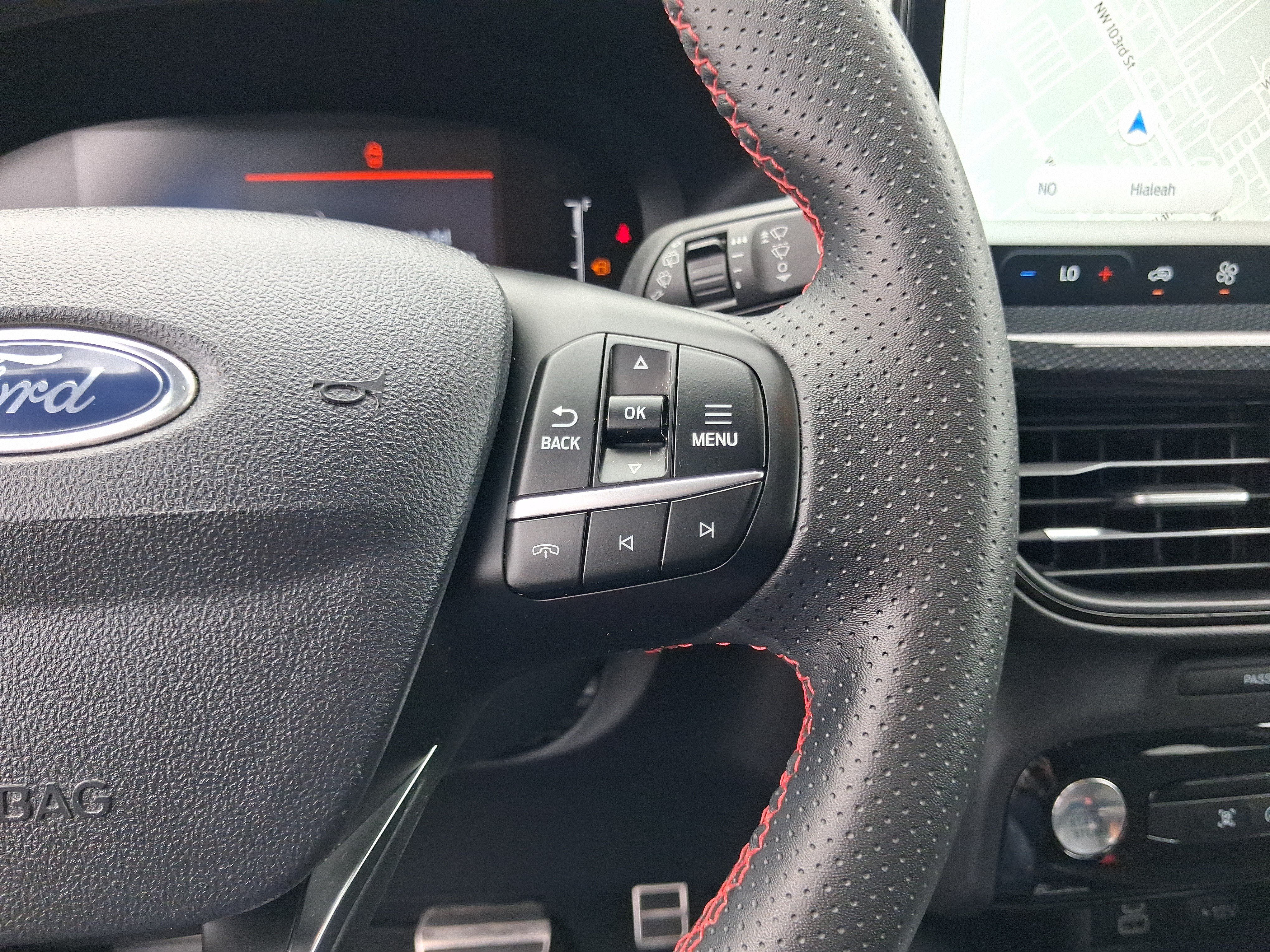 Used 2024 Ford Escape ST-Line w/ Tech Pack #1 FWD image 18