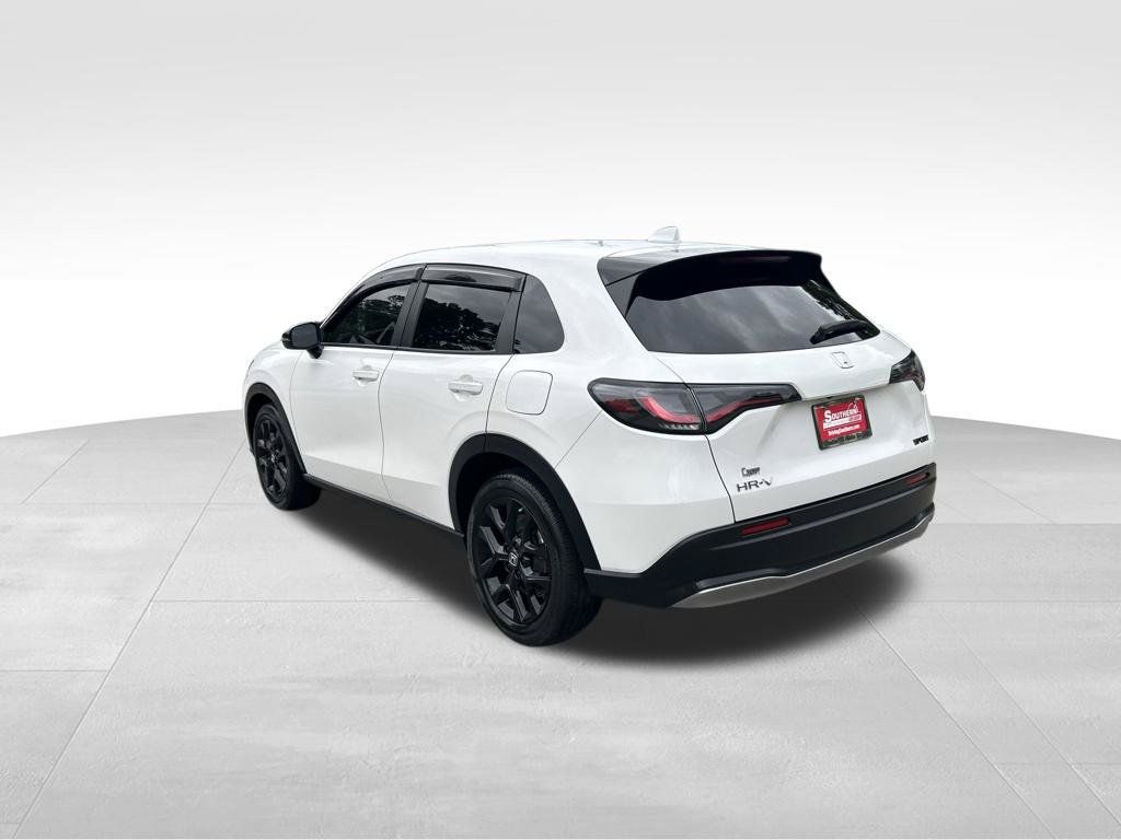 Used 2025 Honda HR-V Sport image 3