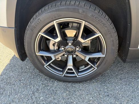 Used 2026 Jeep Cherokee Overland w/ Advanced Pro Tech Group AWD/4WD image 29