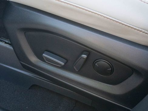 Used 2025 Ford Explorer Active w/ Active Comfort Package RWD image 16