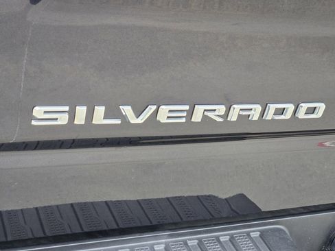 Used 2023 Chevrolet Silverado 1500 Custom image 11