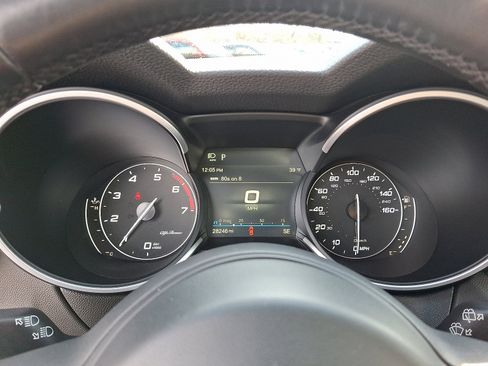 Used 2022 Alfa Romeo Stelvio Veloce image 23