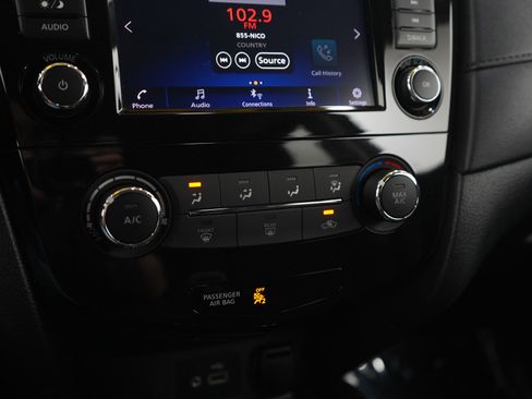 Used 2018 Nissan Rogue S FWD image 22