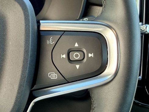 Certified 2023 Volvo XC40 Recharge Ultimate image 25