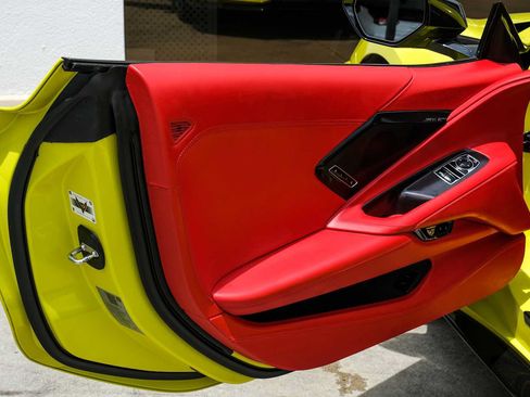 Used 2023 Chevrolet Corvette Stingray Premium Cpe w/ Z51 Performance Package RWD image 33