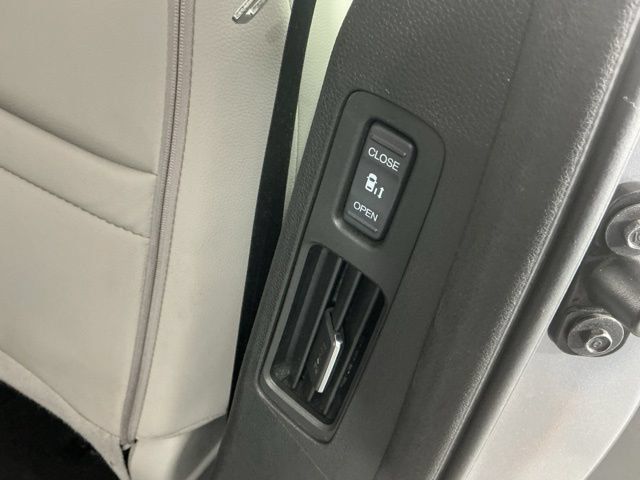 Used 2022 Honda Odyssey Elite image 11