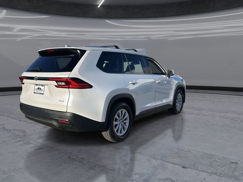 Used 2024 Toyota Grand Highlander FWD image 5