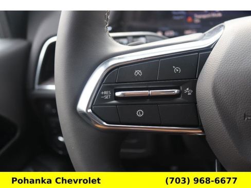 Used 2025 Chevrolet Suburban Premier image 12