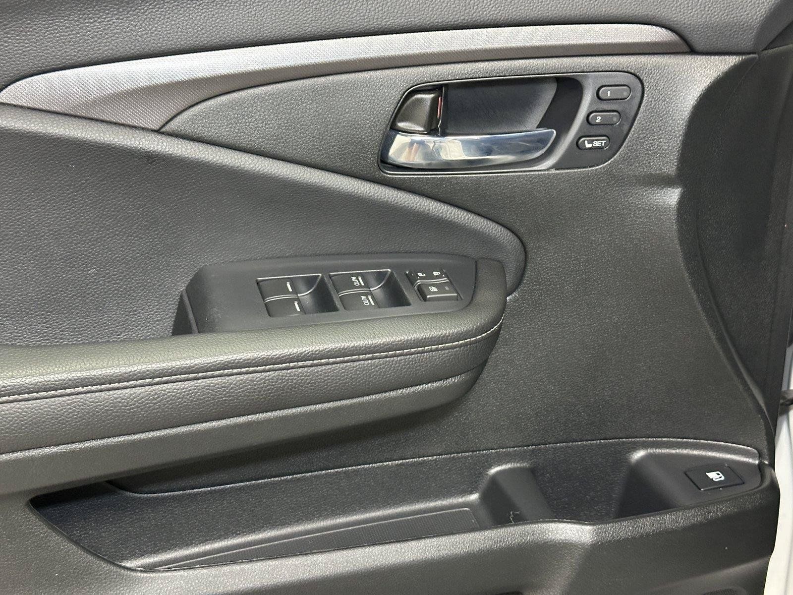 Certified 2025 Honda Ridgeline RTL+ image 21