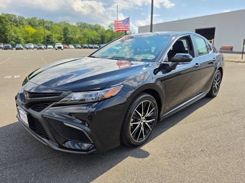 Used 2024 Toyota Camry SE w/ Cold Weather Package AWD/4WD image 3