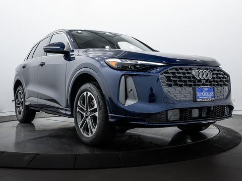 New 2025 Audi Q5 2.0T Premium Plus image 1