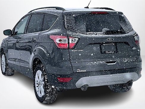 Used 2017 Ford Escape SE w/ Equipment Group 201A image 4