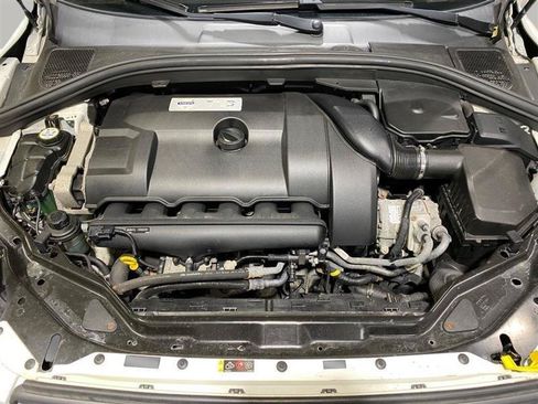 Used 2016 Volvo XC60 T6 AWD/4WD image 24