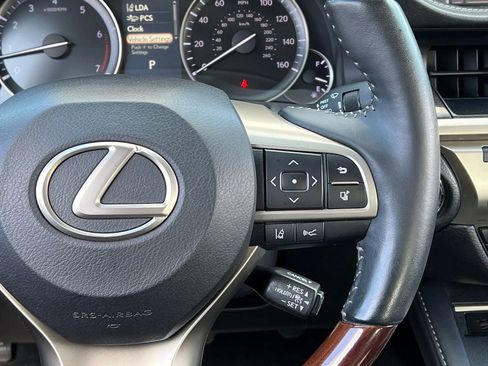Used 2018 Lexus ES 350 w/ Navigation System Package image 17