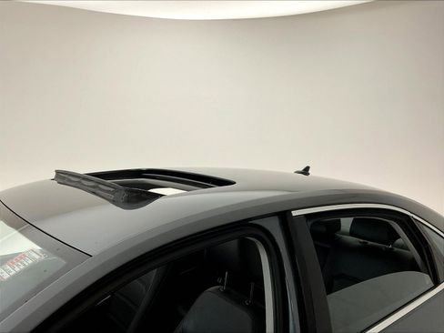 Used 2017 Volkswagen Passat 1.8T SE w/ SE Lighting Package FWD image 40