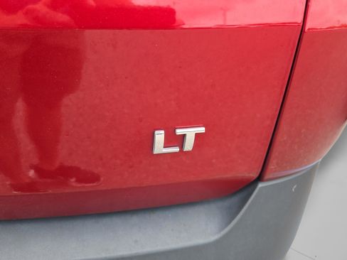 Used 2023 Chevrolet Traverse LT FWD image 6