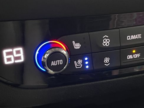 Used 2018 Buick Enclave Premium FWD image 5