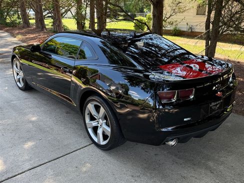 Used 2011 Chevrolet Camaro SS RWD image 19