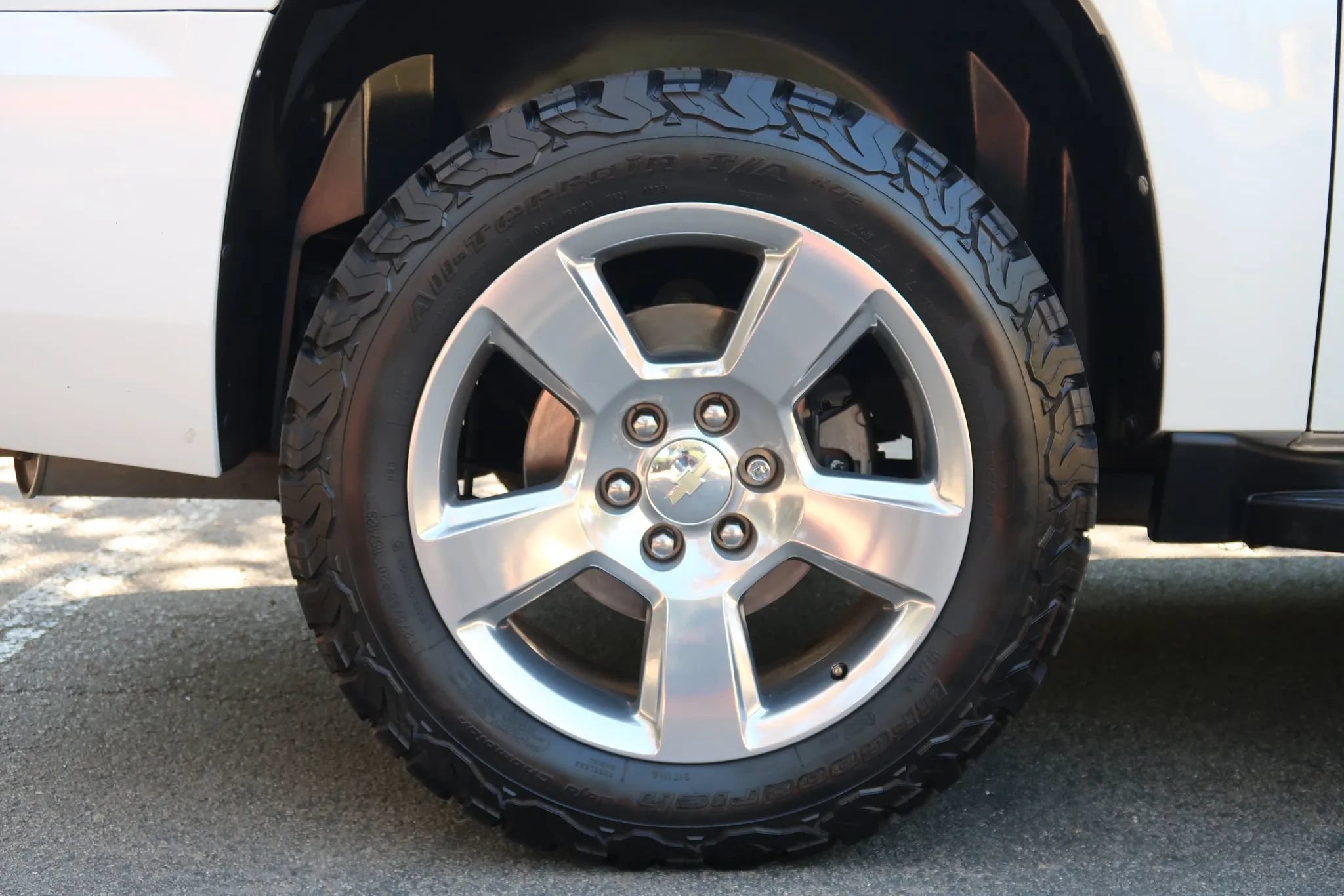 Used 2007 Chevrolet Suburban LTZ w/ LTZ Preferred Equipment Group RWD image 12
