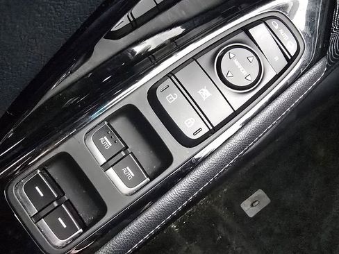 Used 2021 Kia Niro EX w/ Cold Weather Package image 23