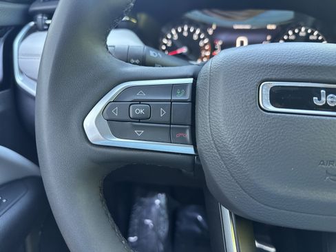Used 2025 Jeep Compass Limited AWD/4WD image 20