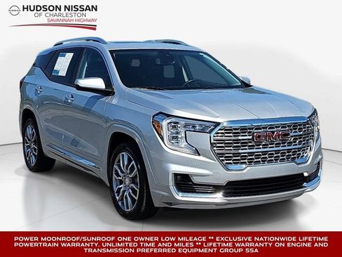 Used 2022 GMC Terrain Denali AWD/4WD image 1
