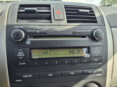 Used 2010 Toyota Corolla image 5