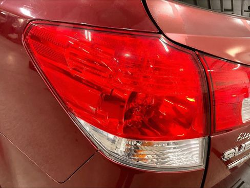 Used 2011 Subaru Outback 2.5i Limited AWD/4WD image 28