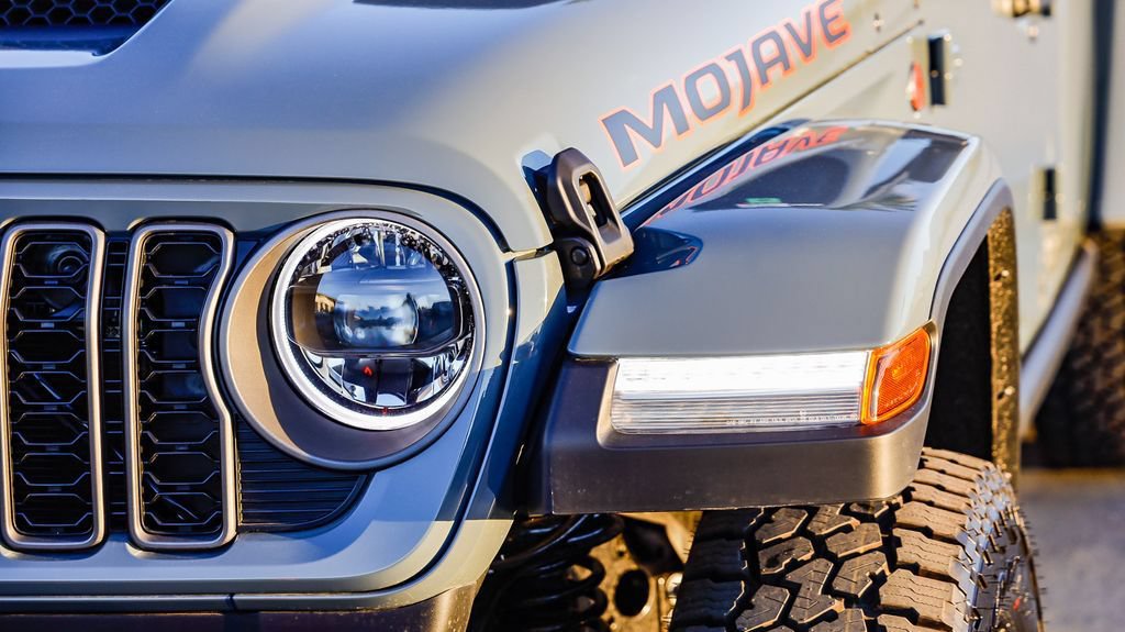 New 2026 Jeep Gladiator Mojave AWD/4WD image 5