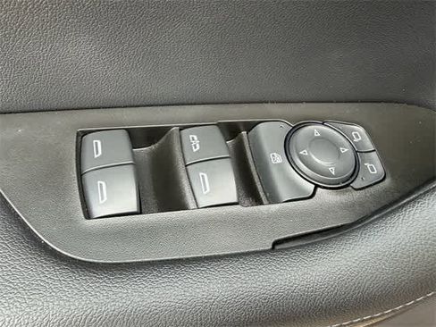 Used 2019 Chevrolet Blazer LT image 9