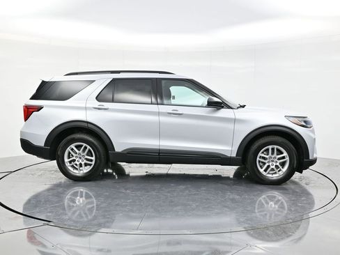 New 2026 Ford Explorer Active AWD/4WD image 4