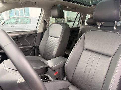 Certified 2024 Volkswagen Tiguan SE AWD/4WD image 14