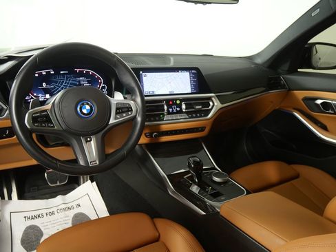 Certified 2022 BMW 330e w/ M Sport Package image 18