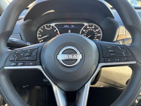 Used 2025 Nissan Altima 2.5 SV image 28