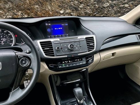 Used 2017 Honda Accord LX image 6