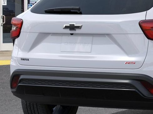 Used 2026 Chevrolet Trax RS w/ Sunroof Package FWD image 14
