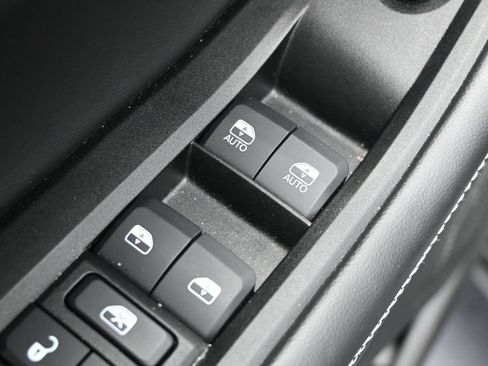 Used 2025 Jeep Grand Cherokee L Altitude AWD/4WD image 14