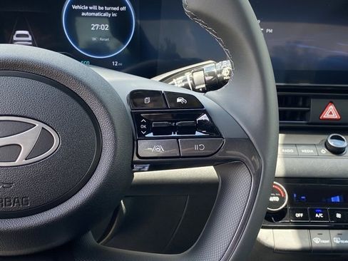 New 2025 Hyundai Elantra SEL image 17