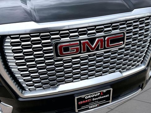 Used 2023 GMC Yukon Denali RWD image 30