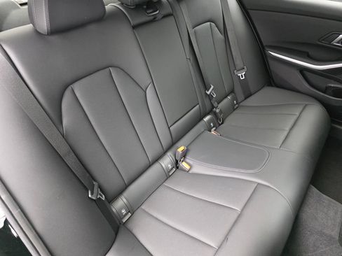 Used 2024 BMW 330i Sedan w/ M Sport Package RWD image 27